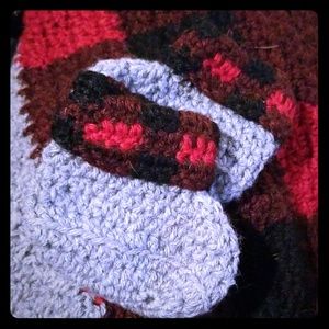 Plaid baby booties gray/red